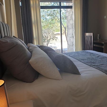 Villa Lombe, Off Great East Road, Silverest Silver Rest エクステリア 写真